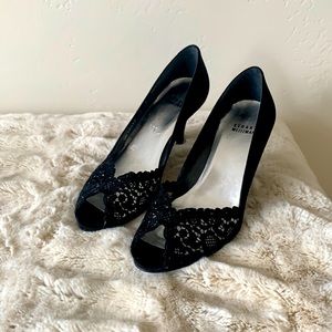 Stuart Weitzman Satin and Lace Peek Toe Pump. NWOT. Size 8. Black. 3 1/4…